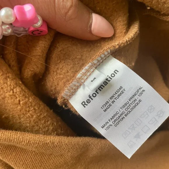 REFORMATION Hunter Classic Sweatshirt & Riley Short - Butterscotch - Picture 8 of 8